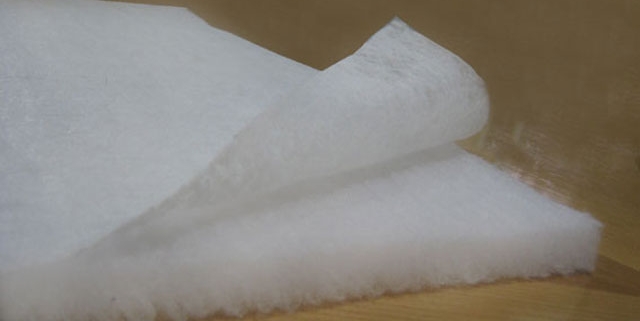 ویژگیهای الیاف پلی استر لایی: